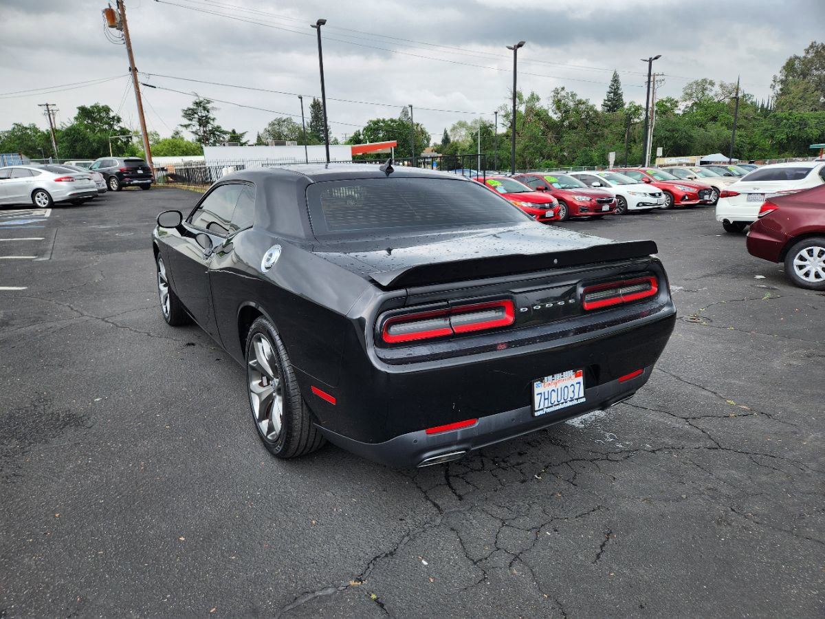 Used 2015 Dodge Challenger SXT Plus RWD image 3