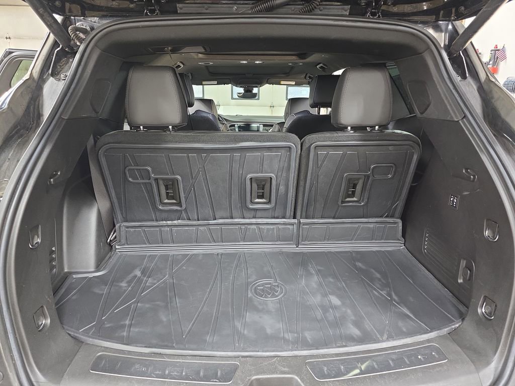 Used 2022 Buick Enclave Avenir w/ Avenir Technology Package image 13
