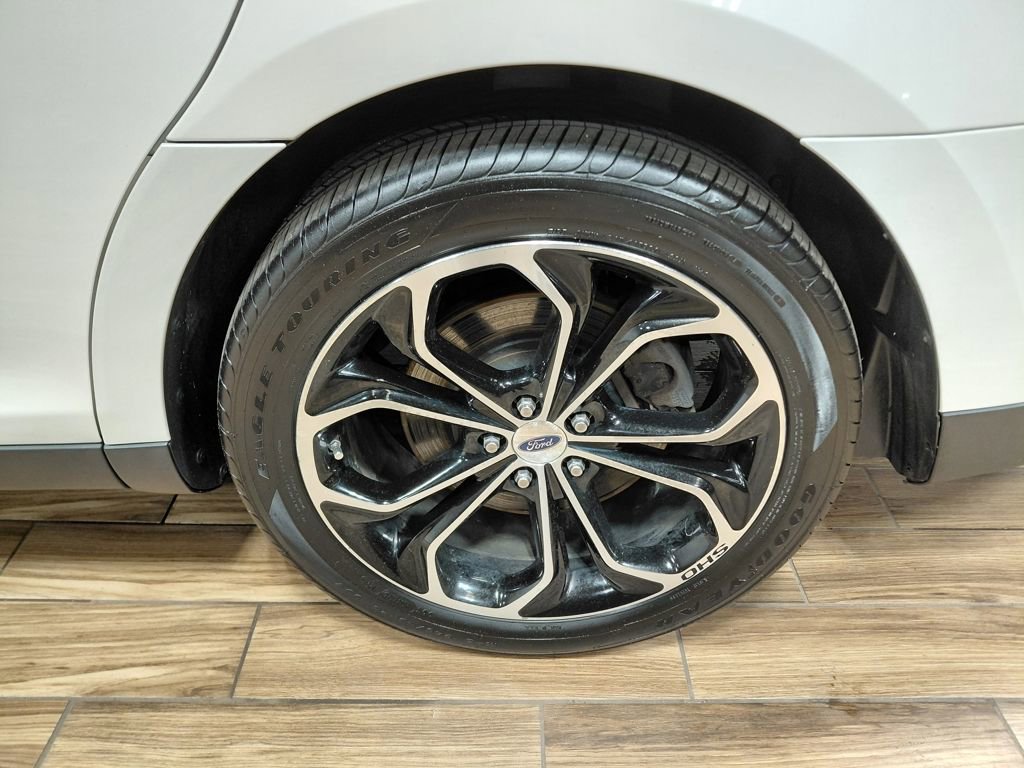 Used 2018 Ford Taurus SHO image 29
