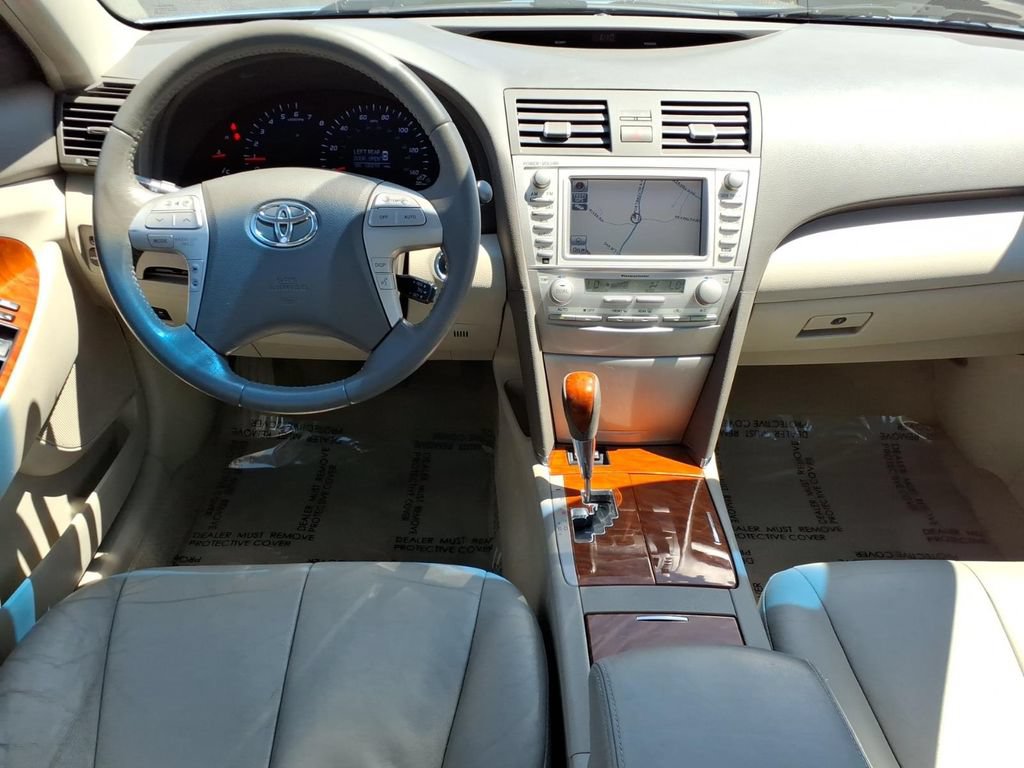 Used 2011 Toyota Camry XLE w/ SE/XLE Extra-Value Pkg FWD image 14