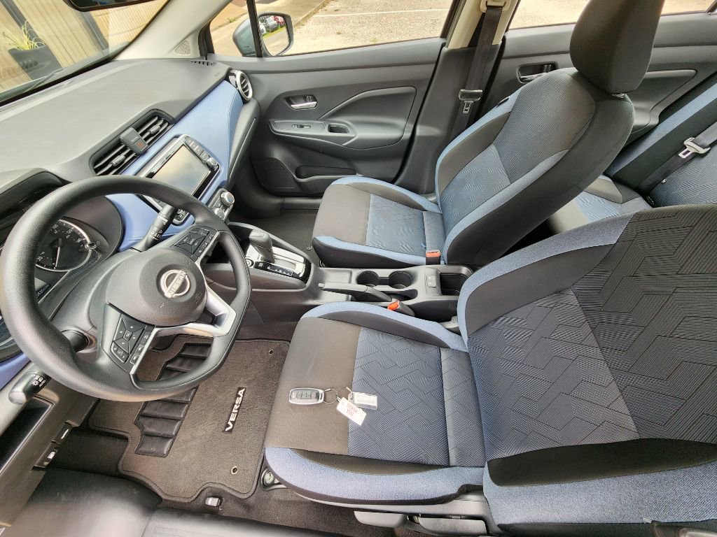 Used 2024 Nissan Versa SV image 7