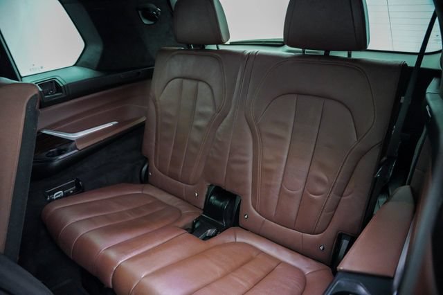 Used 2021 BMW X7 xDrive40i w/ M Sport Package AWD/4WD image 26