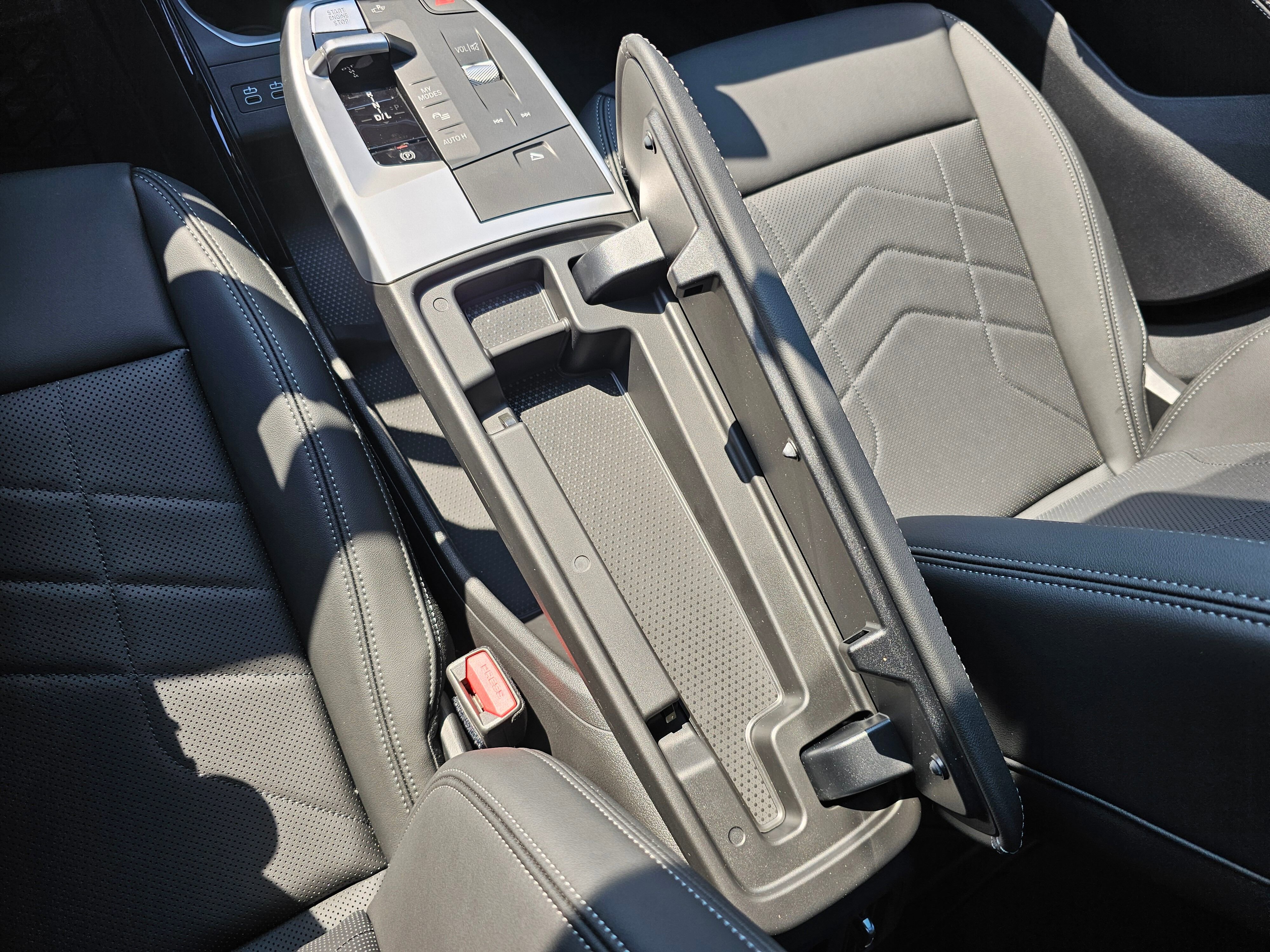 New 2025 BMW X1 xDrive28i w/ Technology Package image 24