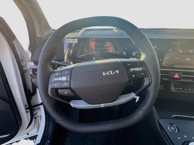 New 2027 Kia Sportage LX FWD image 11