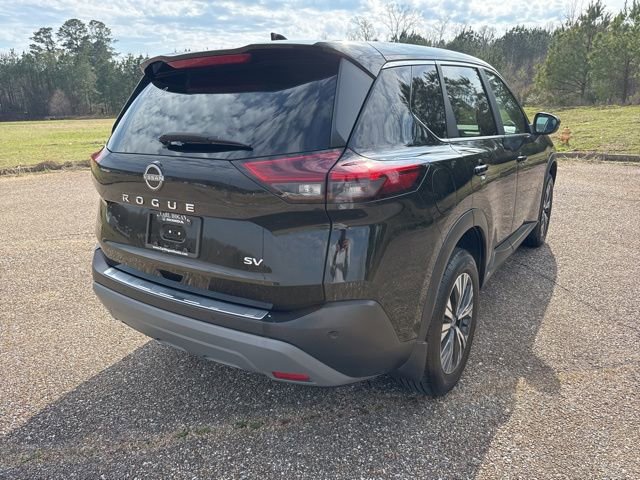 Used 2022 Nissan Rogue SV image 3