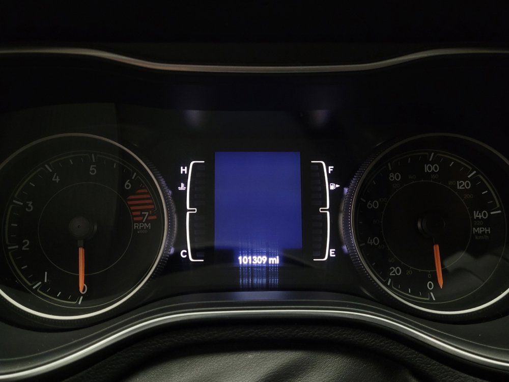 Used 2020 Jeep Cherokee Latitude image 23