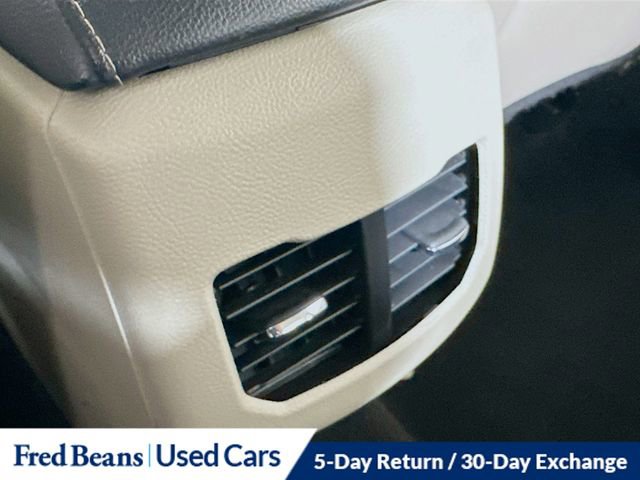 Used 2019 Ford Fusion SEL image 25