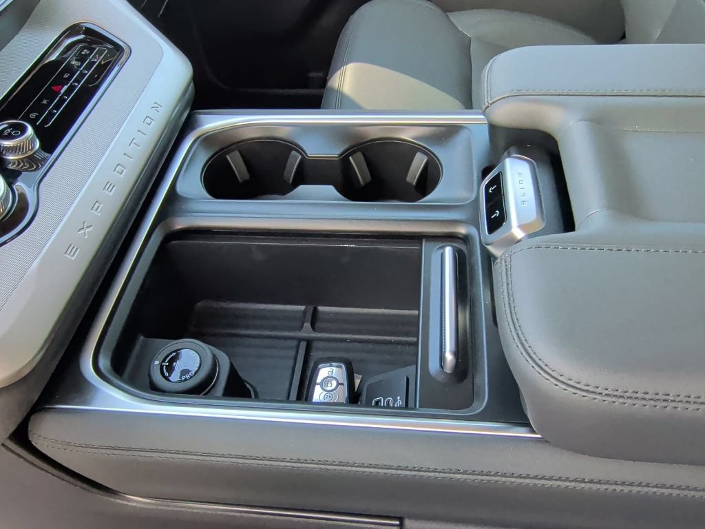 New 2026 Ford Expedition Active RWD image 30