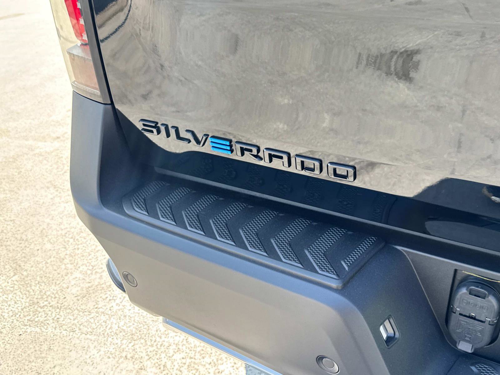 New 2026 Chevrolet Silverado EV Trail Boss image 5