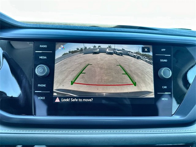 Used 2024 Volkswagen Taos SE image 25