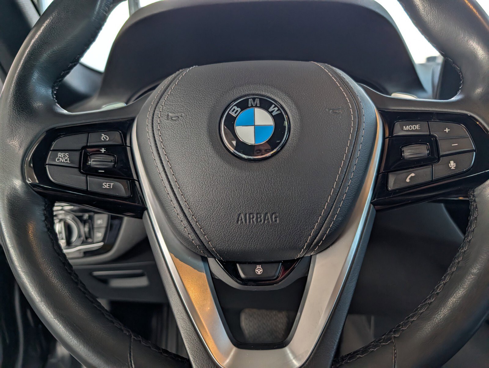 Used 2018 BMW 530e xDrive w/ Premium Package 2 image 21