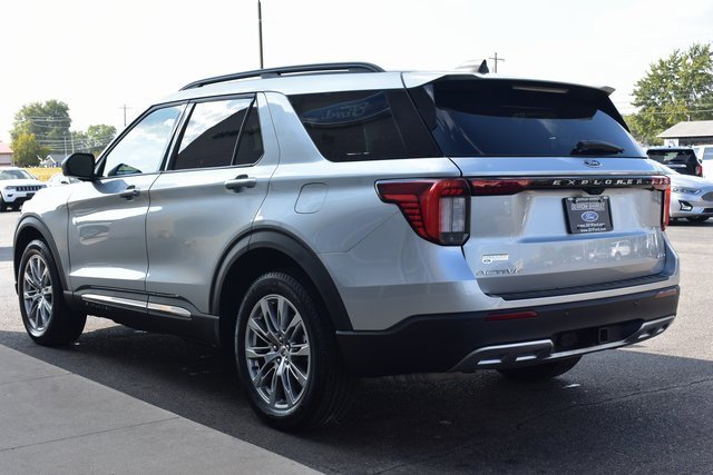 Used 2025 Ford Explorer Active w/ Active Comfort Package image 10