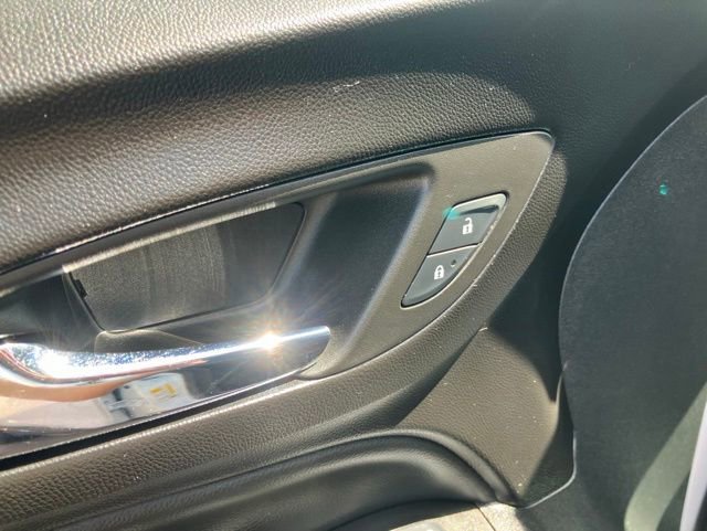 Used 2024 Chevrolet Equinox LT FWD image 14