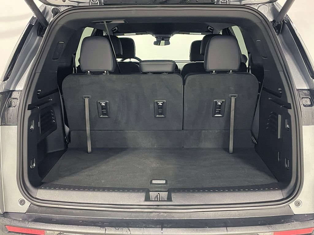 Used 2025 Chevrolet Traverse LT AWD/4WD image 5