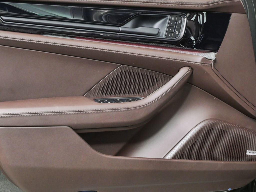 Certified 2025 Porsche Panamera 4 AWD/4WD image 6