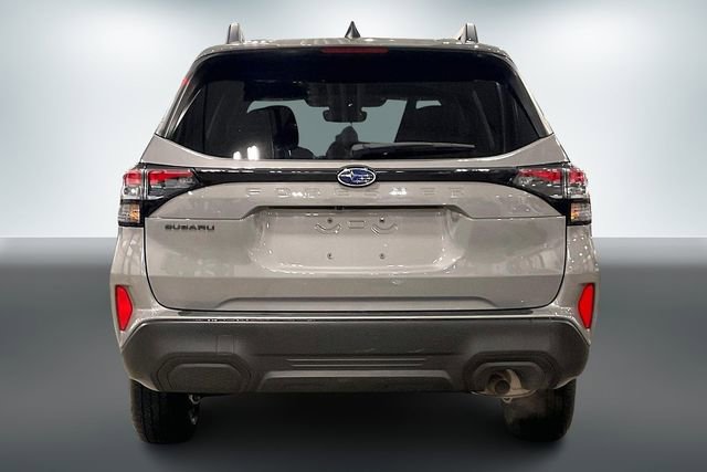 Used 2025 Subaru Forester Premium image 4