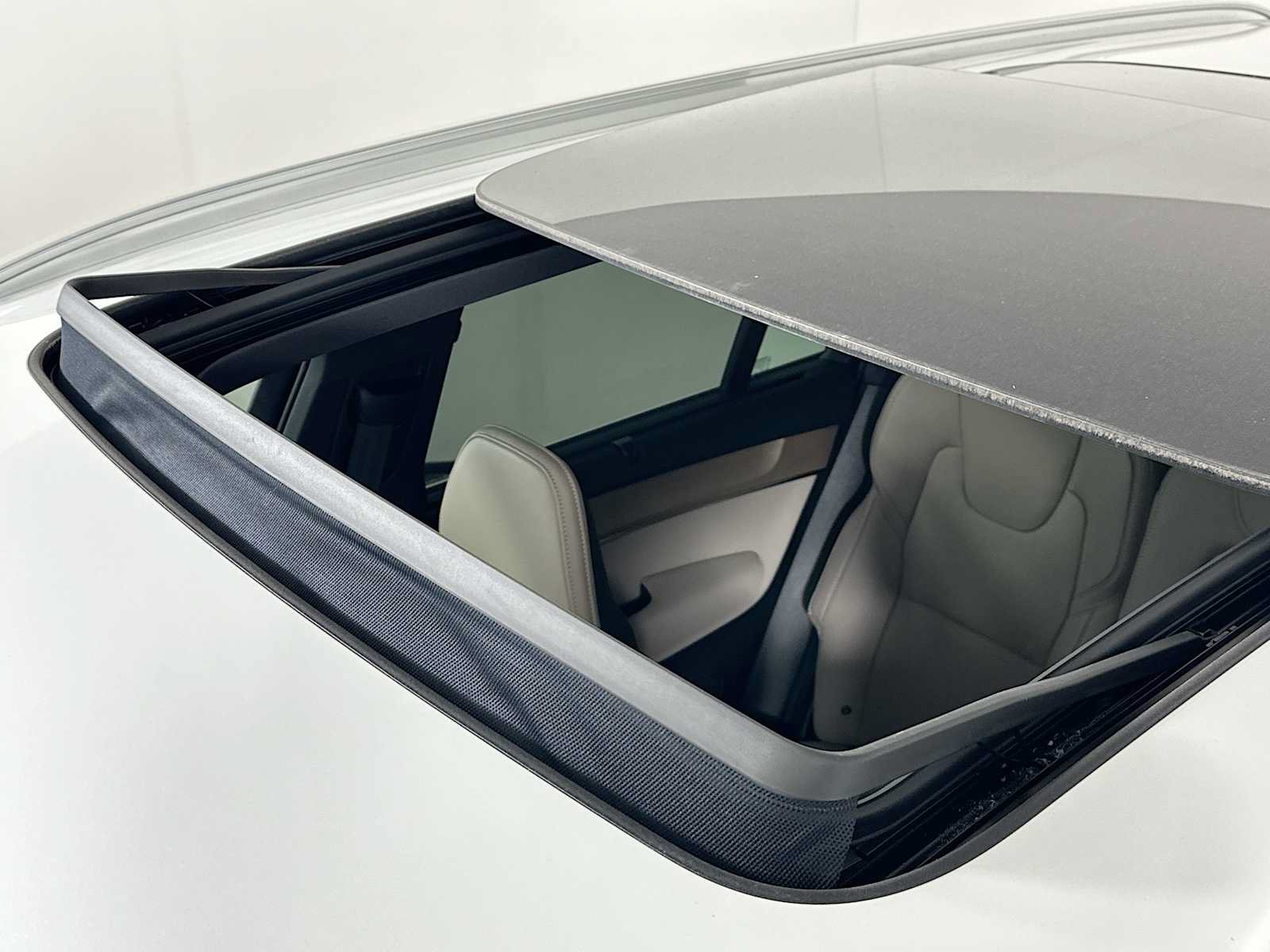 New 2026 Volvo XC90 T8 Ultra w/ Protection Package AWD/4WD image 19