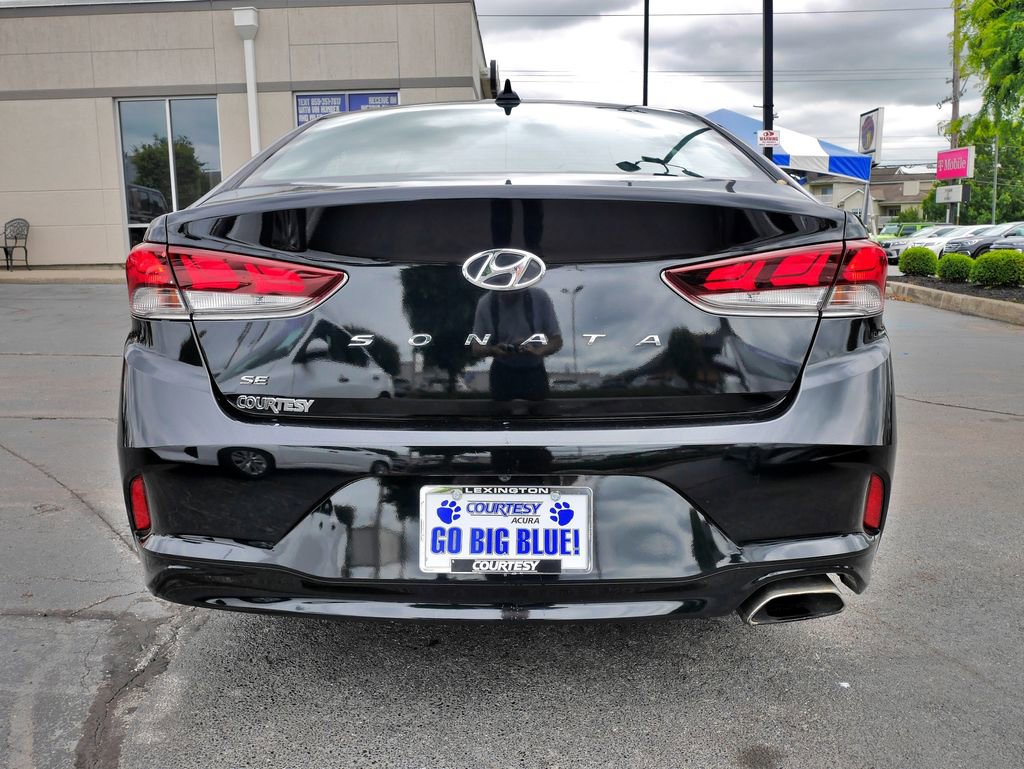 Used 2019 Hyundai Sonata SE w/ Cargo Package FWD image 6
