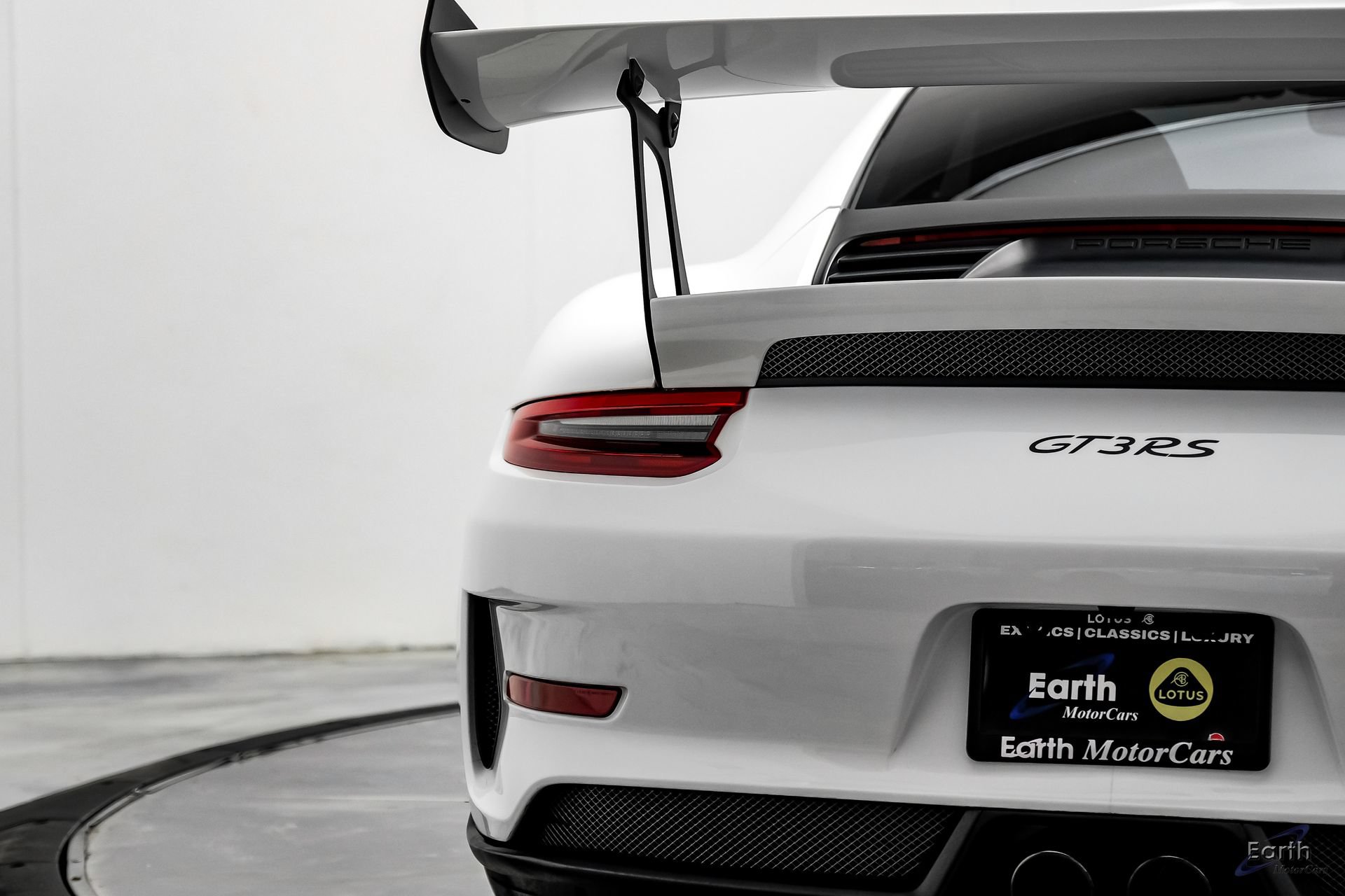 Used 2019 Porsche 911 GT3 RS RWD image 17