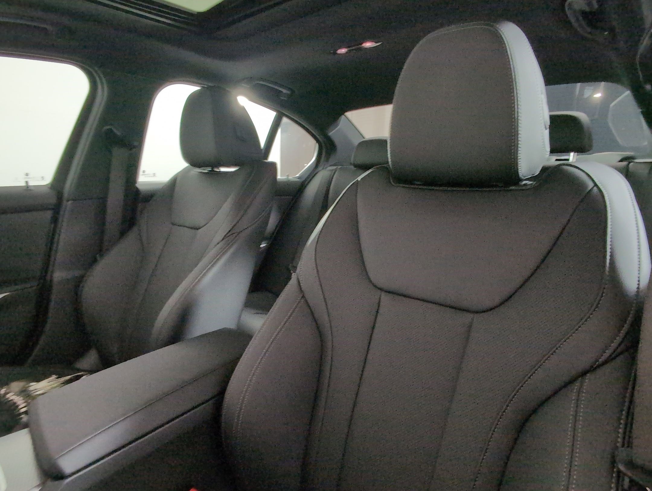 Used 2026 BMW 330i Sedan w/ M Sport Package image 21