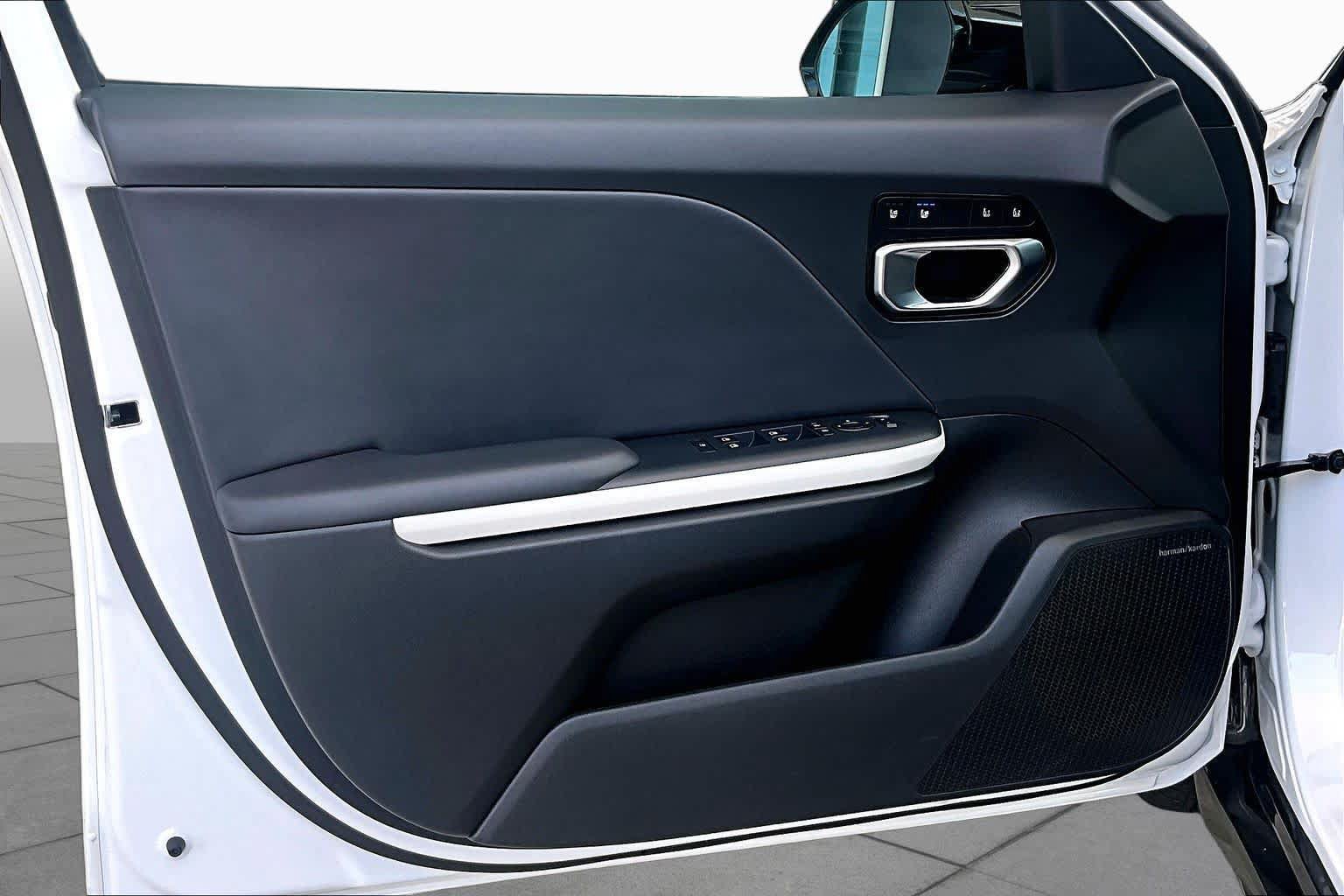 Used 2025 Kia K4 GT-Line w/ GT-Line Premium Package FWD image 19