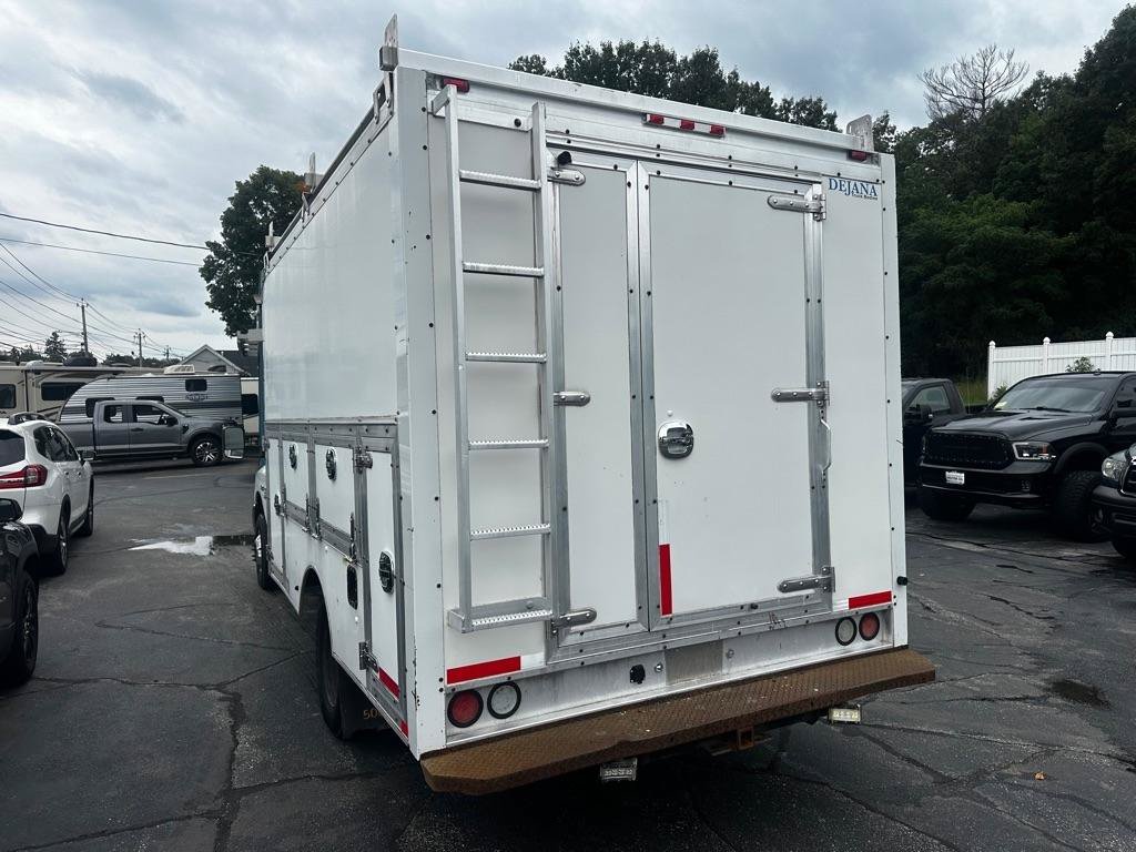 Used 2017 RAM 3500 2WD Regular Cab DRW image 2