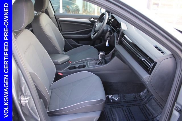 Used 2025 Volkswagen Jetta Sport image 15