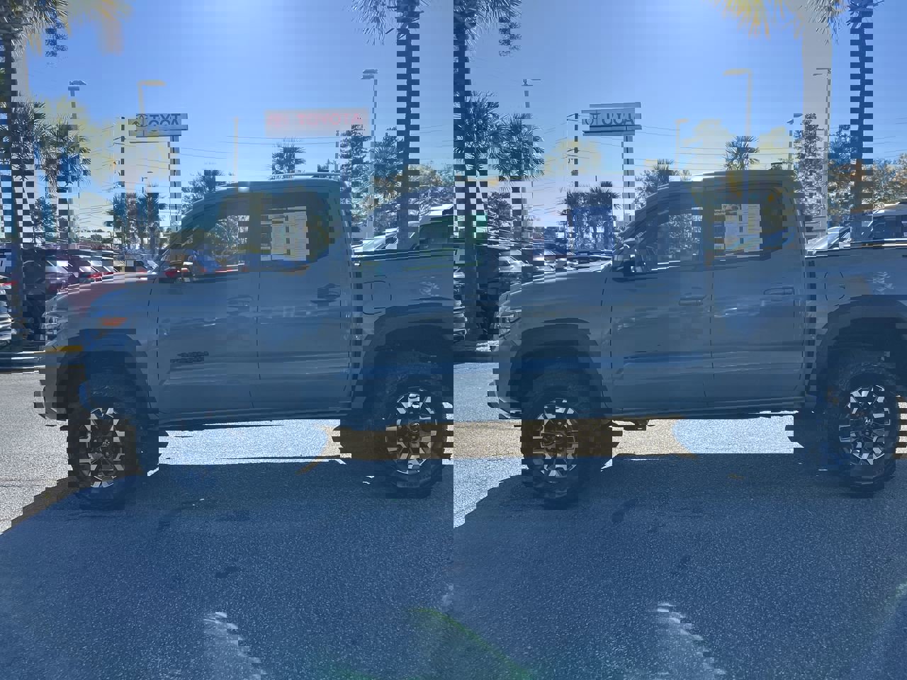 Used 2023 Toyota Tacoma TRD Off-Road image 7