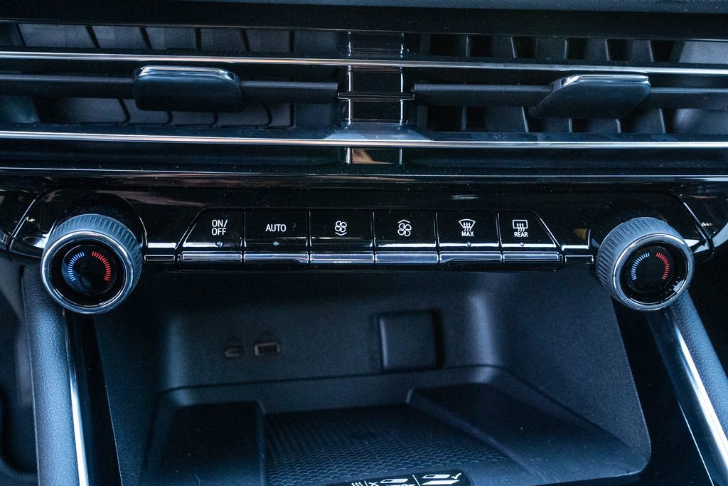 New 2026 Chevrolet Traverse LT image 49