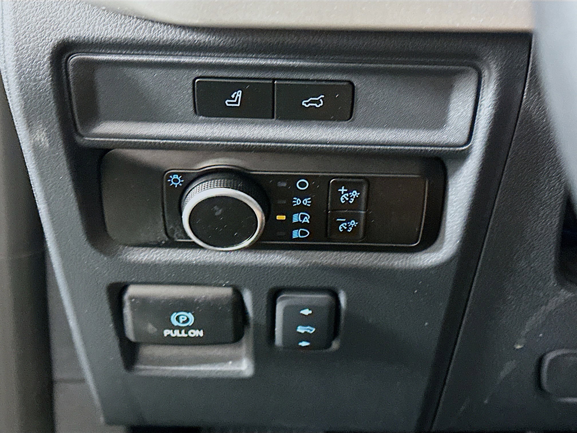 Used 2024 Ford Expedition XLT image 16