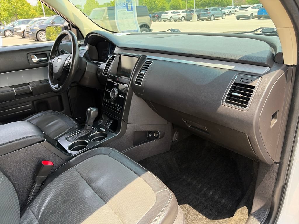 Used 2015 Ford Flex Limited w/ Equipment Group 301A FWD image 10