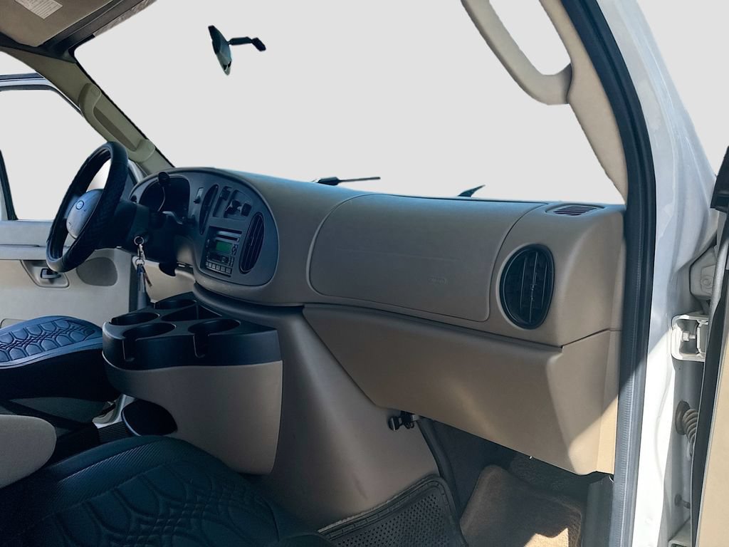 Used 2008 Ford E-350 and Econoline 350 Super Duty RWD image 25