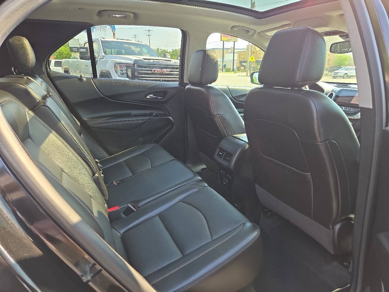 Used 2019 Chevrolet Equinox Premier w/ Premier True North Edition AWD/4WD image 15