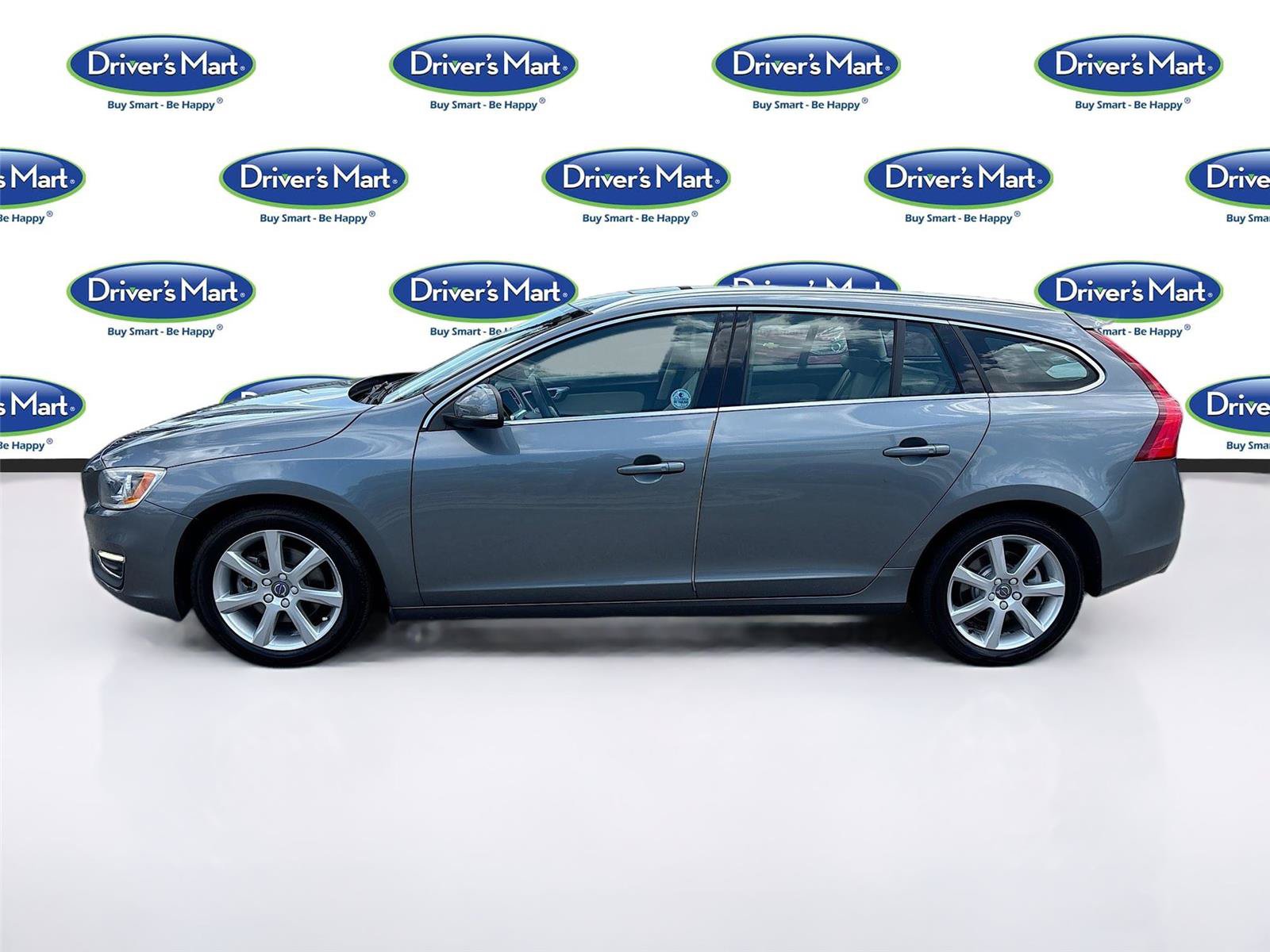 Used 2017 Volvo V60 T5 Premier w/ Convenience Package FWD image 4
