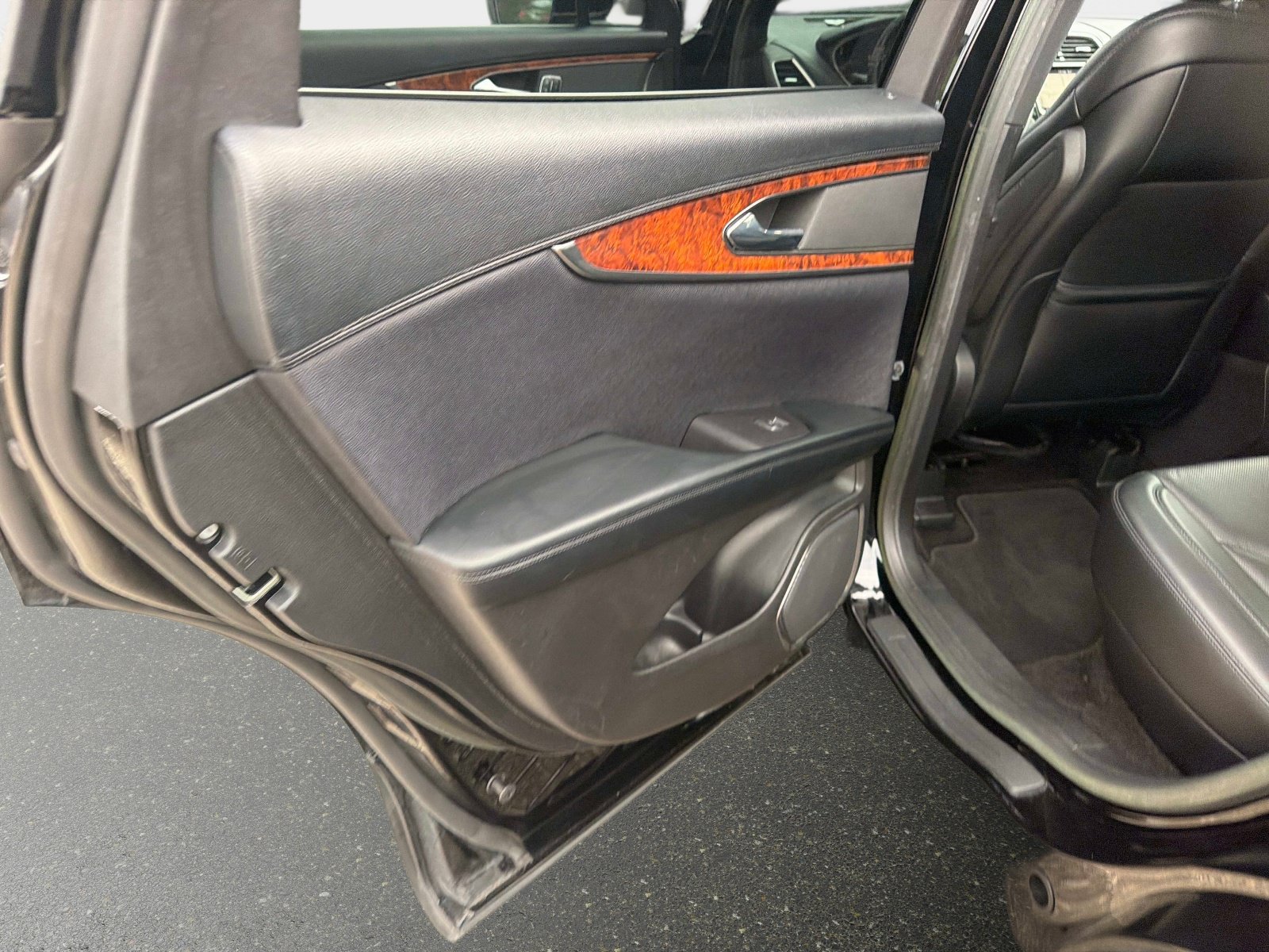 Used 2018 Lincoln MKX Reserve FWD image 14