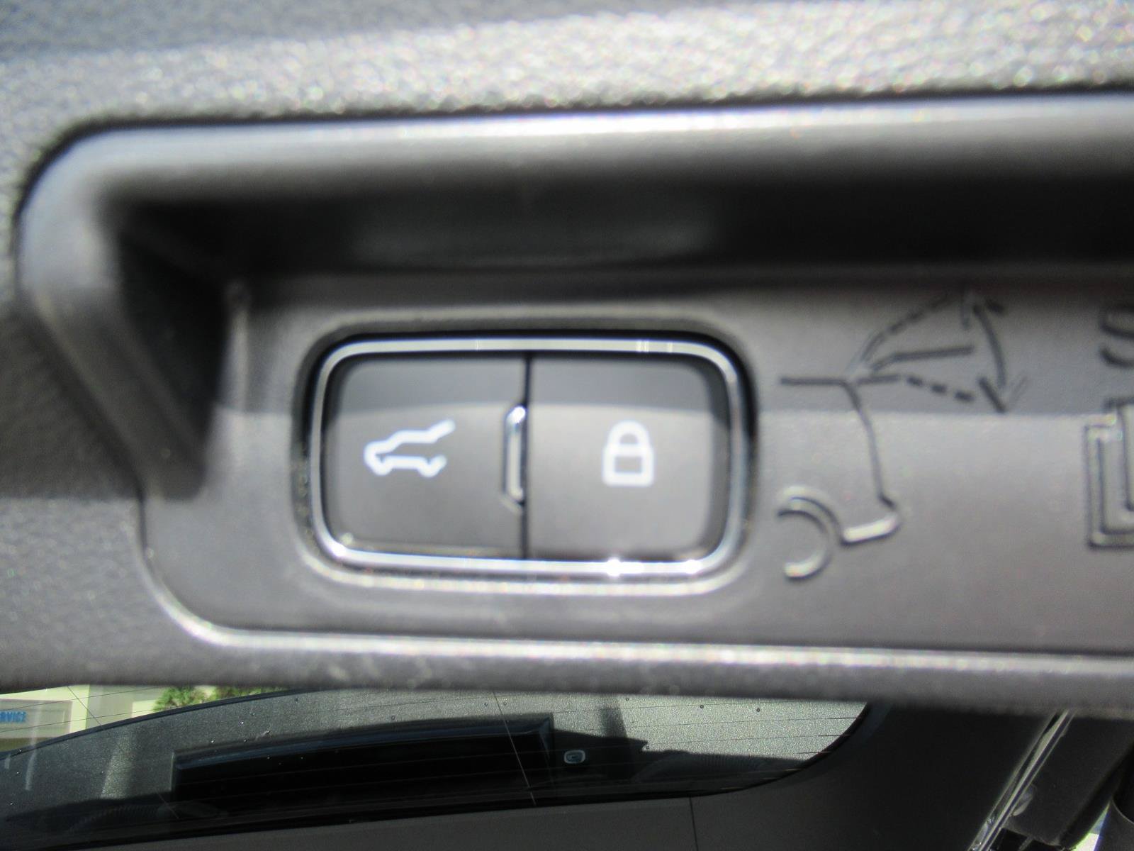 Used 2022 Ford Explorer ST w/ Equipment Group 401A AWD/4WD image 40
