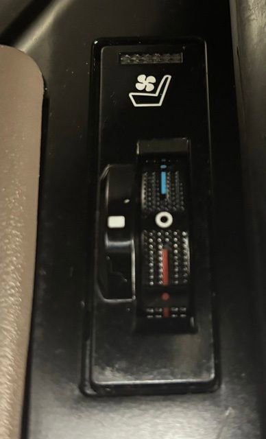 Used 2020 Lexus GX 460 Premium w/ Premium Package image 36