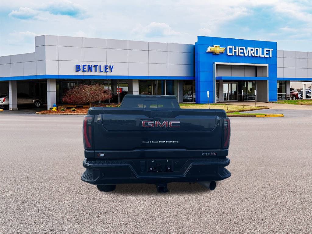 Used 2024 GMC Sierra 2500 AT4 w/ AT4 Premium Plus Package image 4