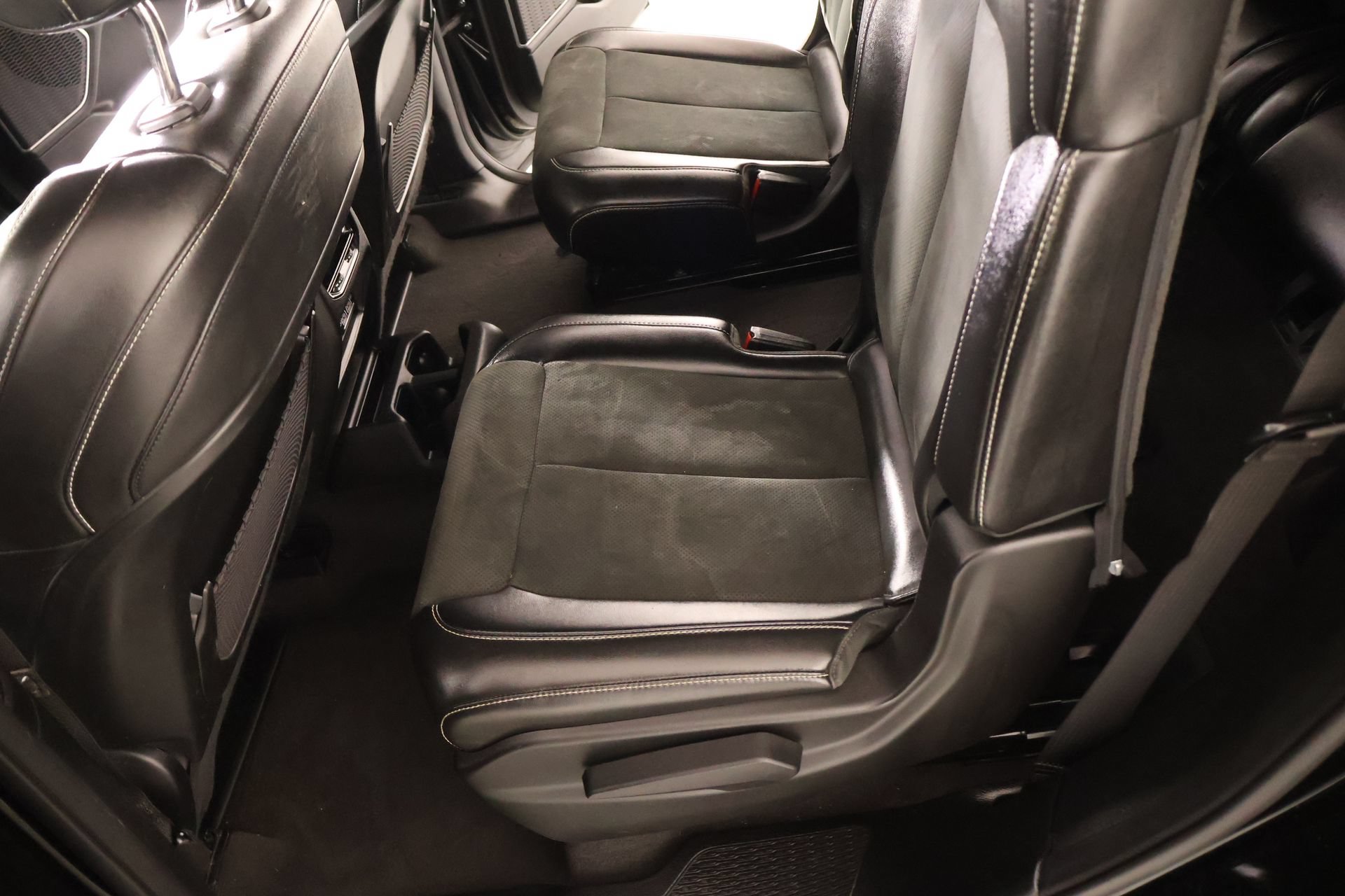 Used 2021 Jeep Grand Cherokee L Laredo RWD image 12