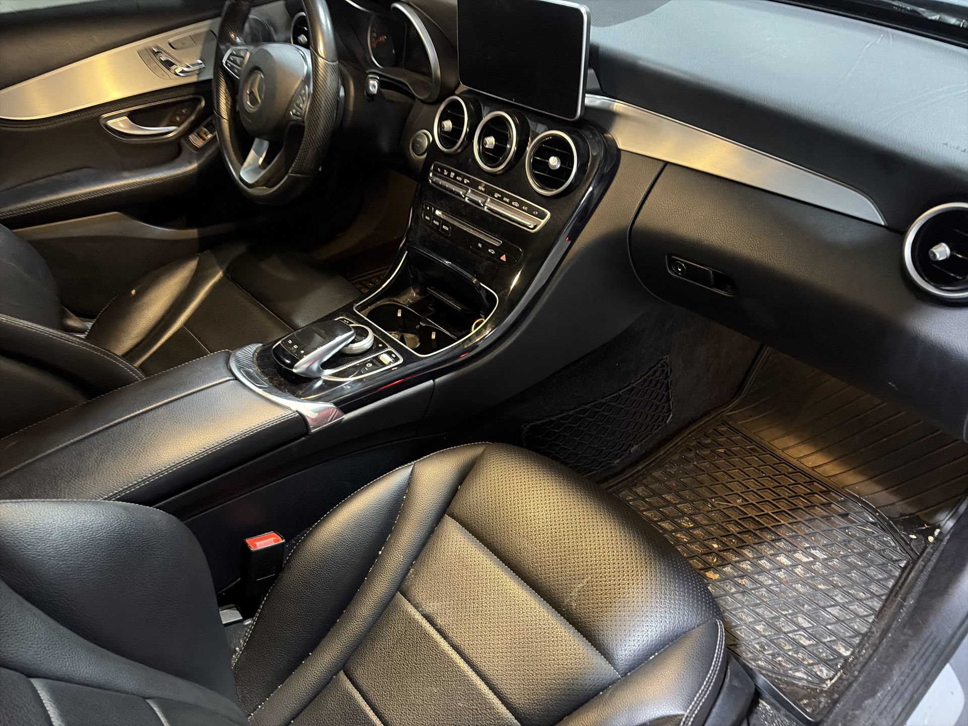 Used 2016 Mercedes-Benz C 300 4MATIC Sedan image 31