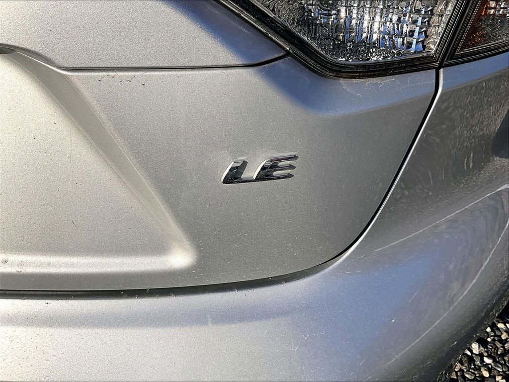 Used 2022 Toyota Corolla LE image 7