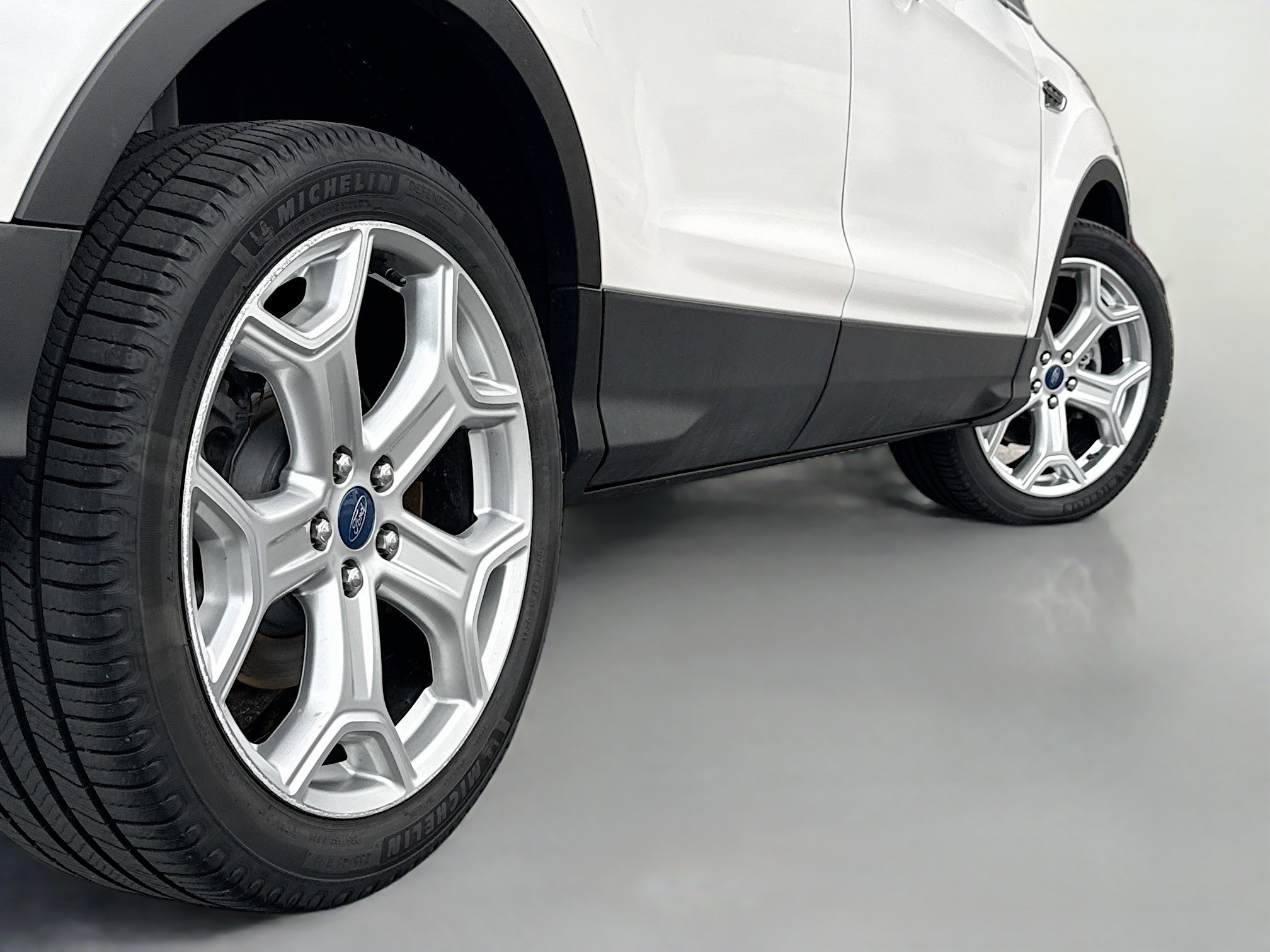 Used 2019 Ford Escape Titanium image 16