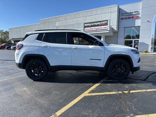 New 2026 Jeep Compass Latitude image 3