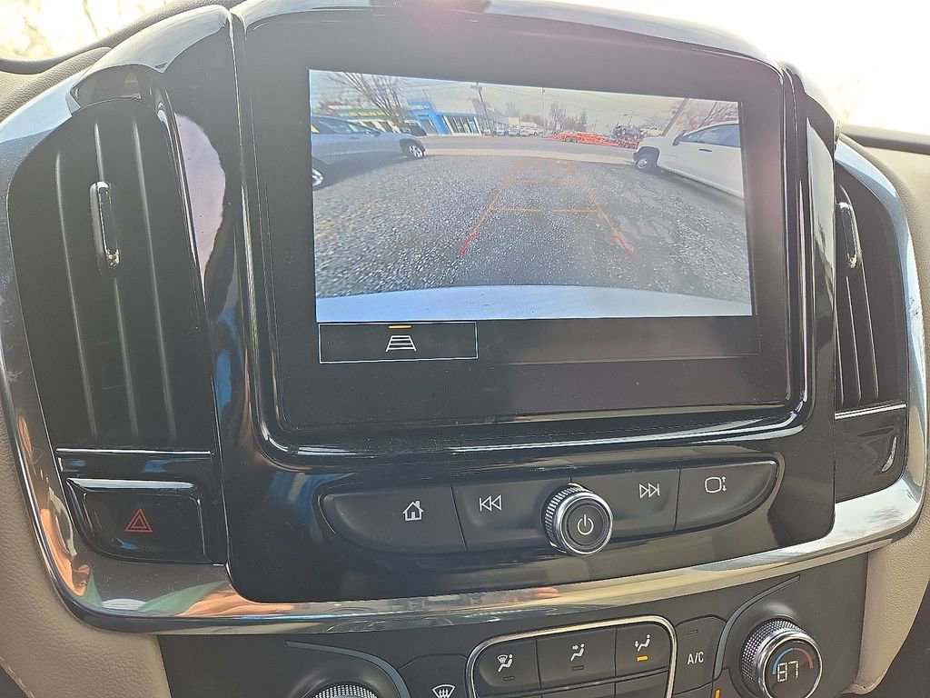 Used 2023 Chevrolet Traverse LT image 23
