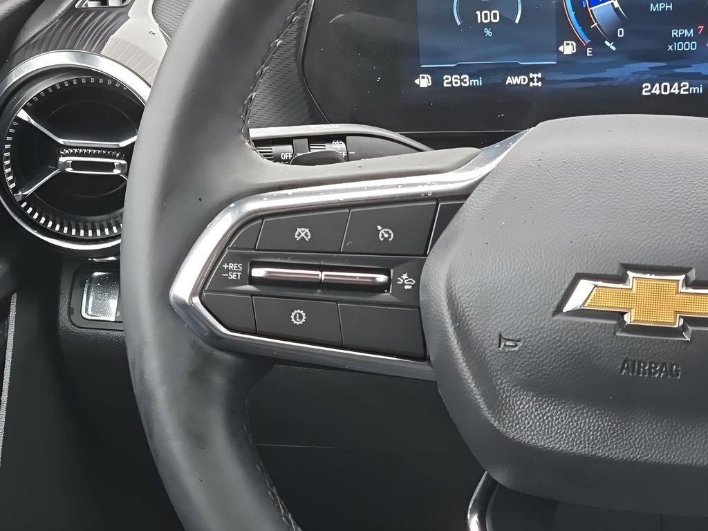 Used 2025 Chevrolet Equinox LT image 26