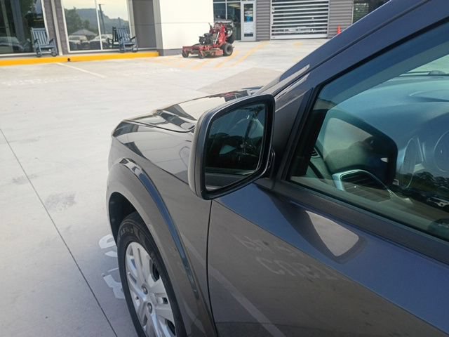 Used 2020 Dodge Journey SE w/ SE Popular Equipment Group FWD image 14