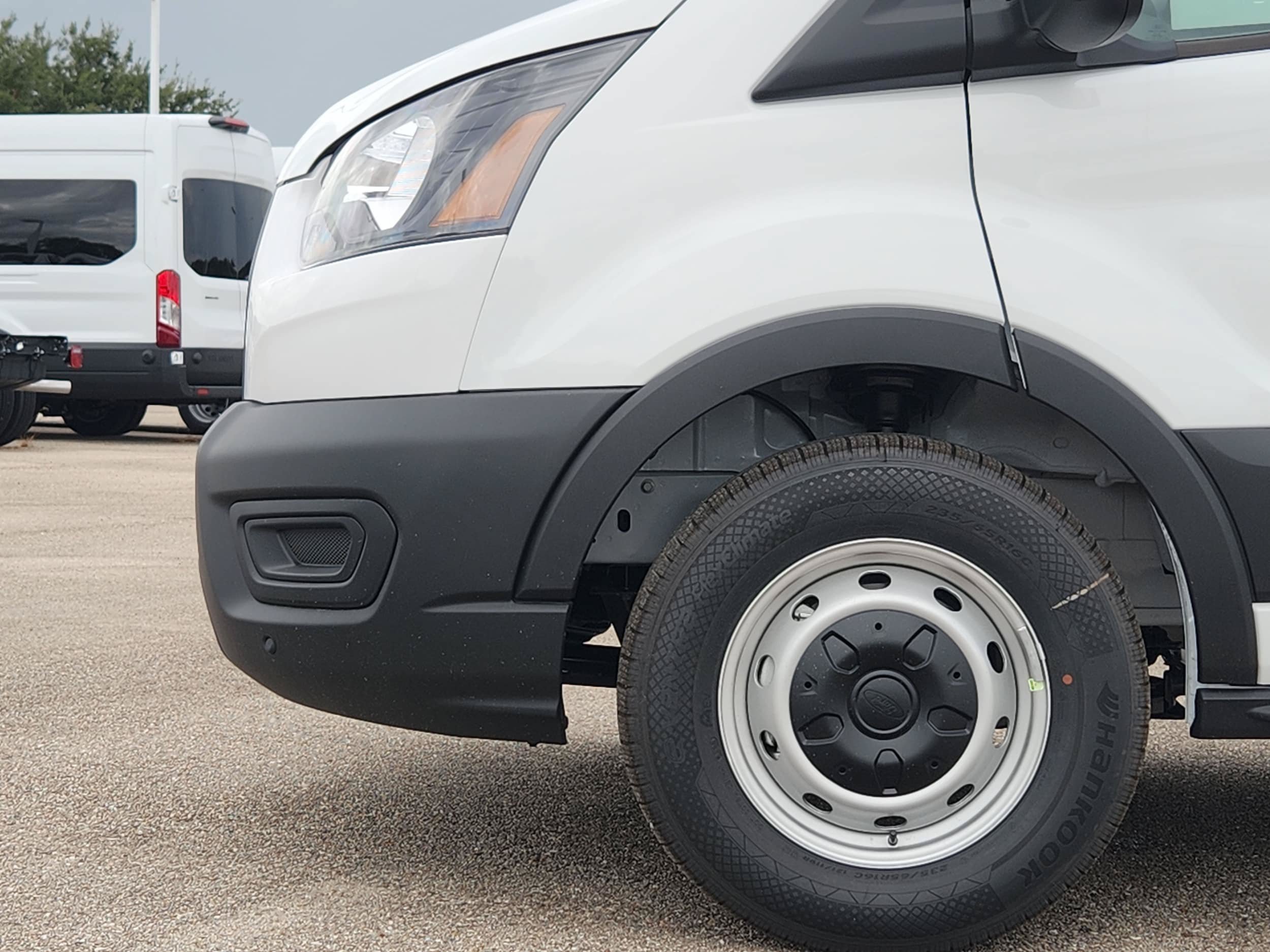 New 2027 Ford Transit 150 Low Roof w/ Load Area Protection Package RWD image 5