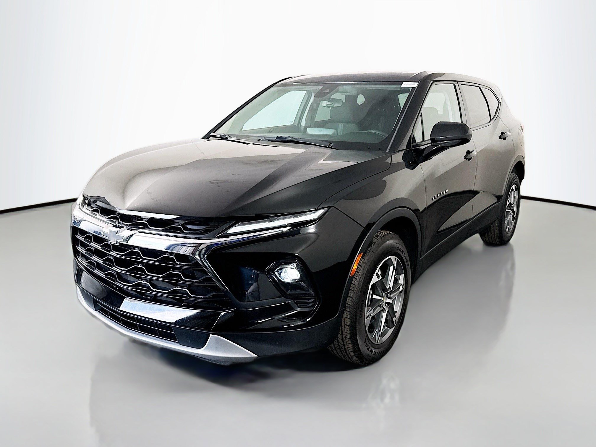 Used 2023 Chevrolet Blazer LT FWD image 4