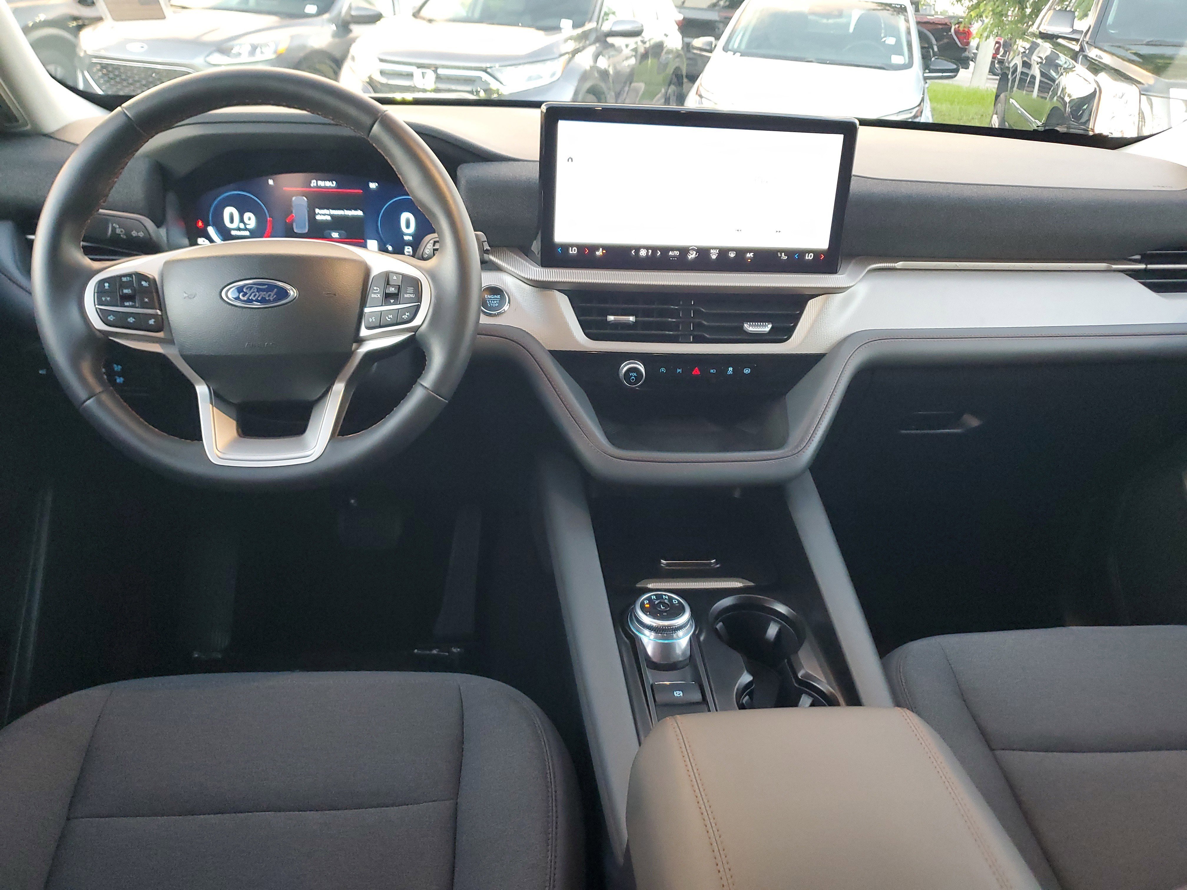 Used 2025 Ford Explorer Active image 18