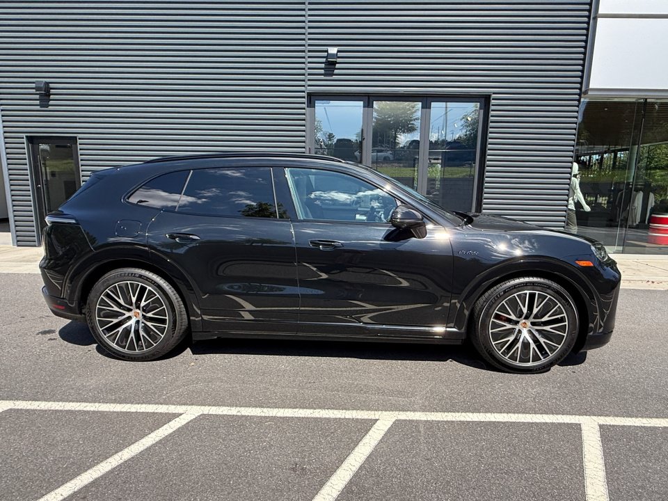 New 2026 Porsche Cayenne S AWD/4WD image 8